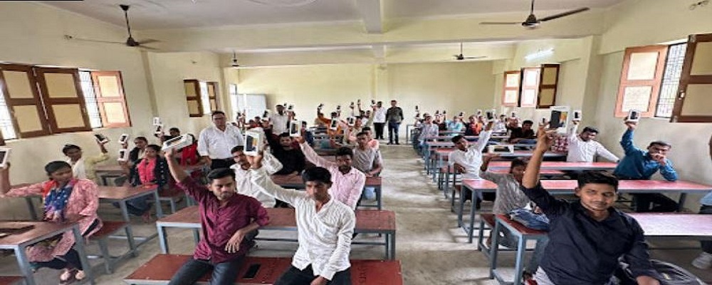 RAGHAV MAHAVIDYALAYA,RAIPUR,MUNGRA BADSHAHPUR,JAUNPUR  (U.P.)